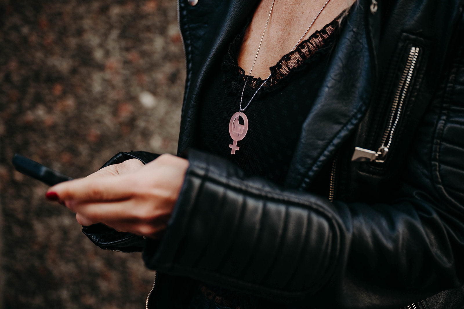 Halsband Kvinnohuset i Västerås