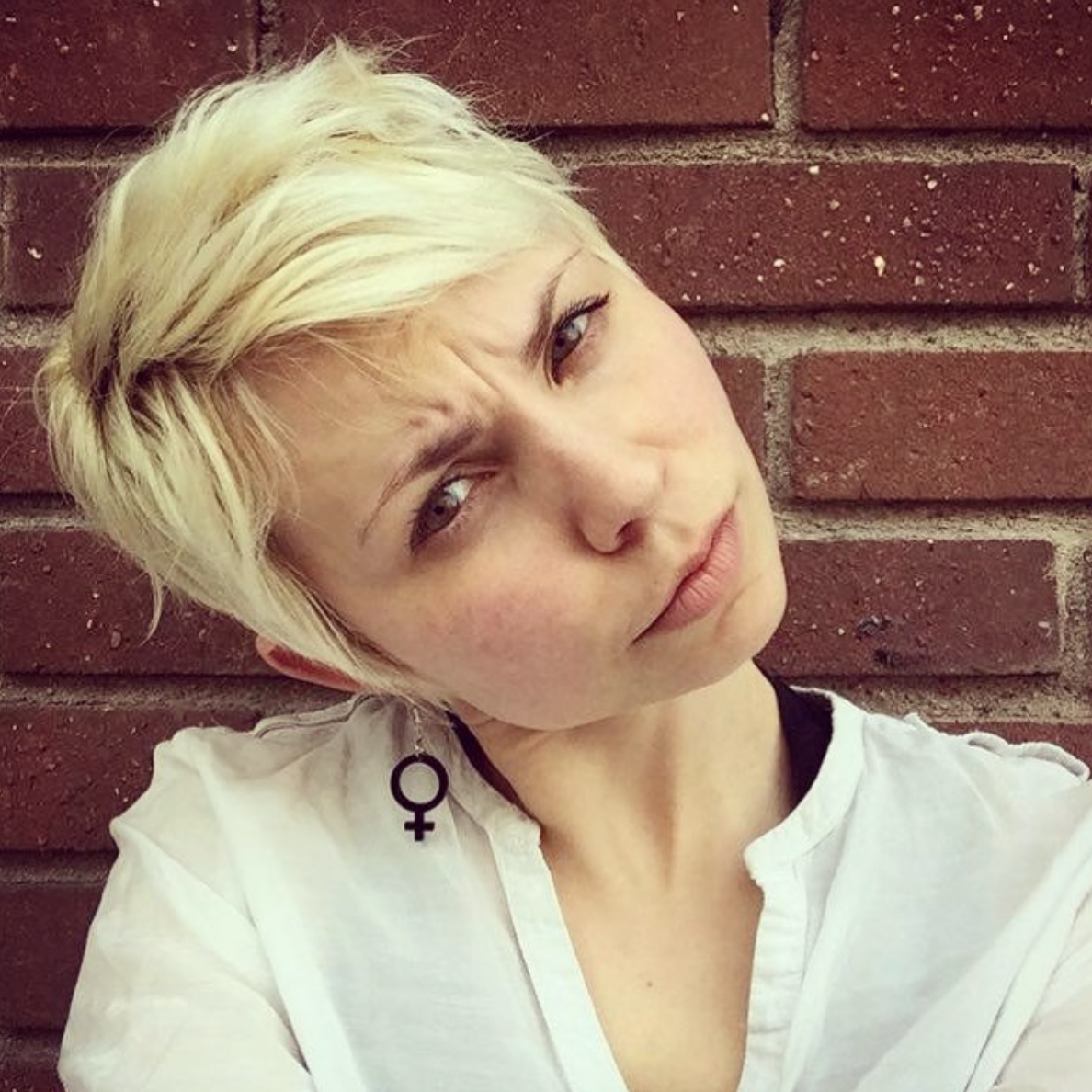 Örhängen Hon mini (kvinnosymbol)