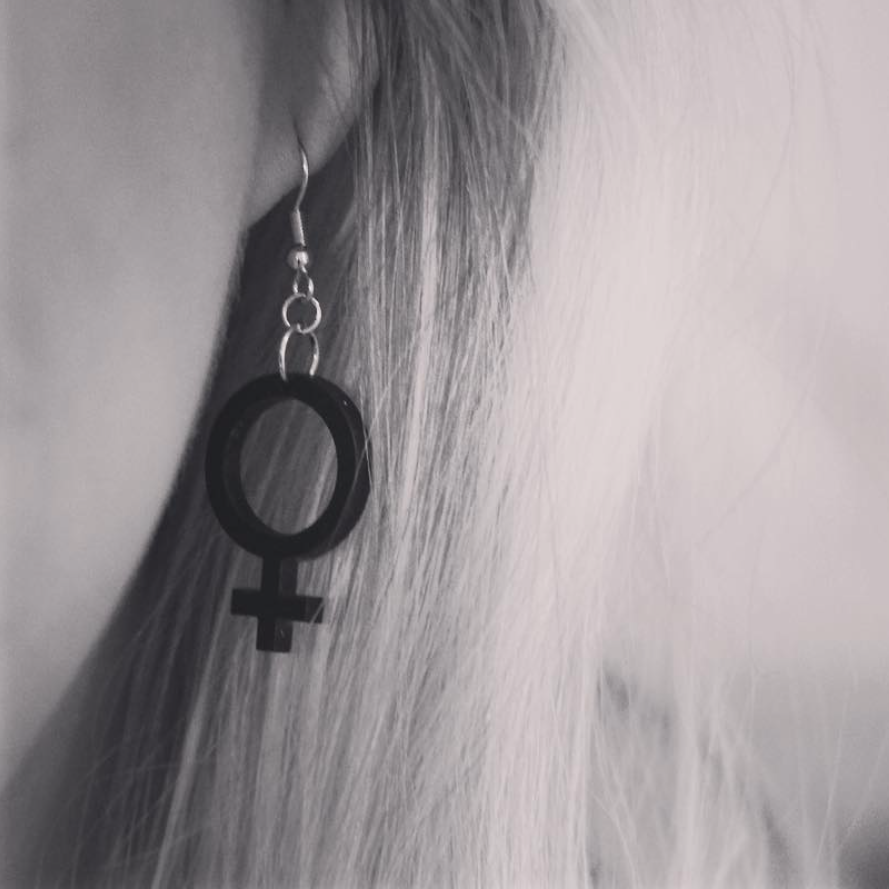 Örhängen Hon mini (kvinnosymbol)