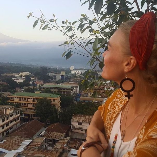 Pendientes Ella (símbolo de Venus)