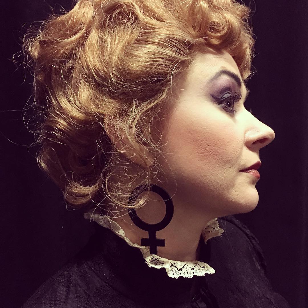 Pendientes Ella (símbolo de Venus)