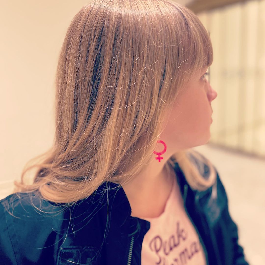 Örhängen Hon mini (kvinnosymbol)