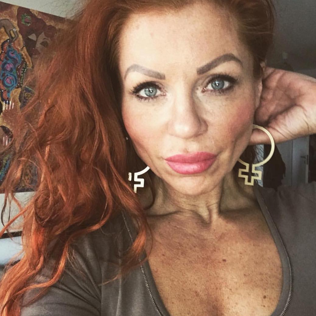 Örhängen Hon outline (kvinnosymbol)