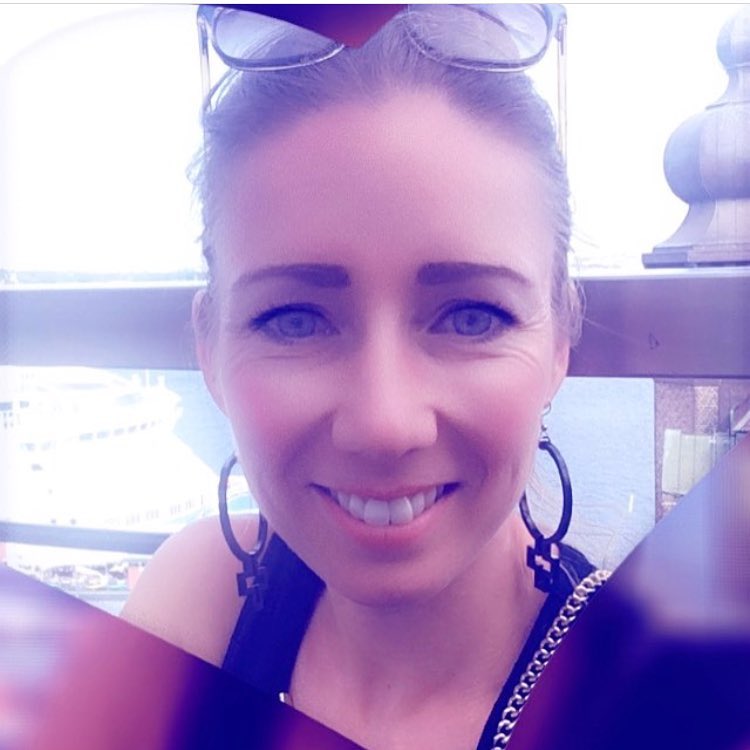 Örhängen Hon outline (kvinnosymbol)