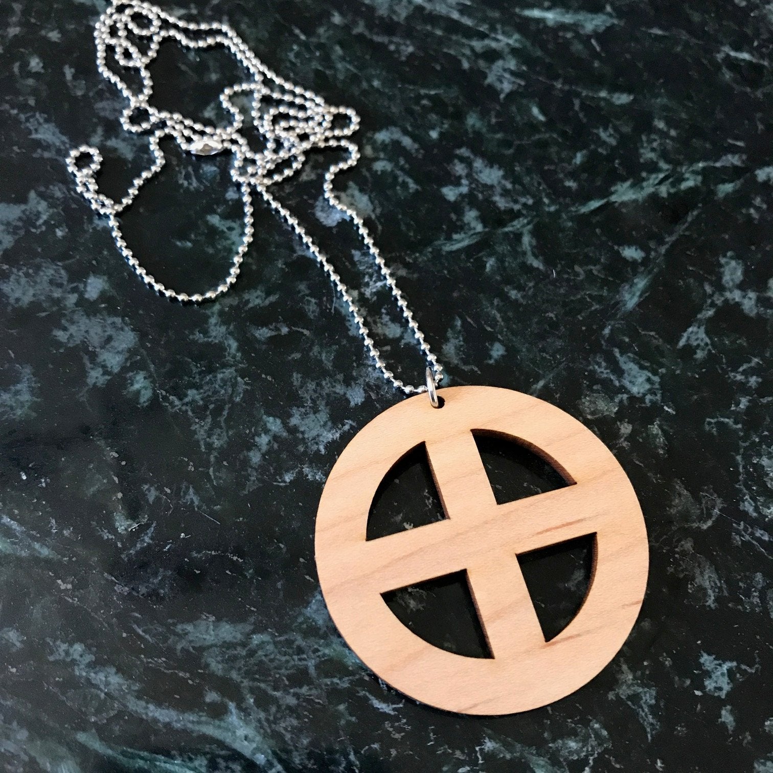 Halsband Earth Stor (symbol för jorden)