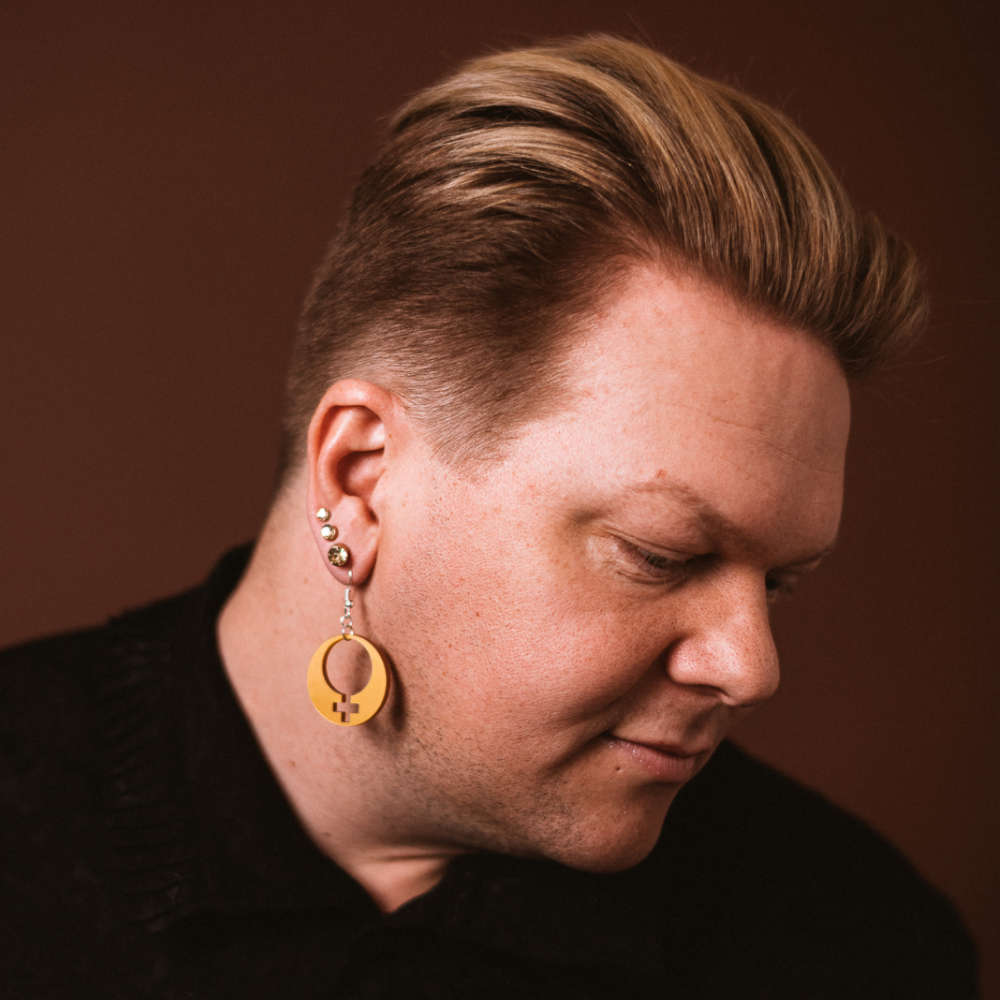 Pendiente Apoyo a Ella Pequeño