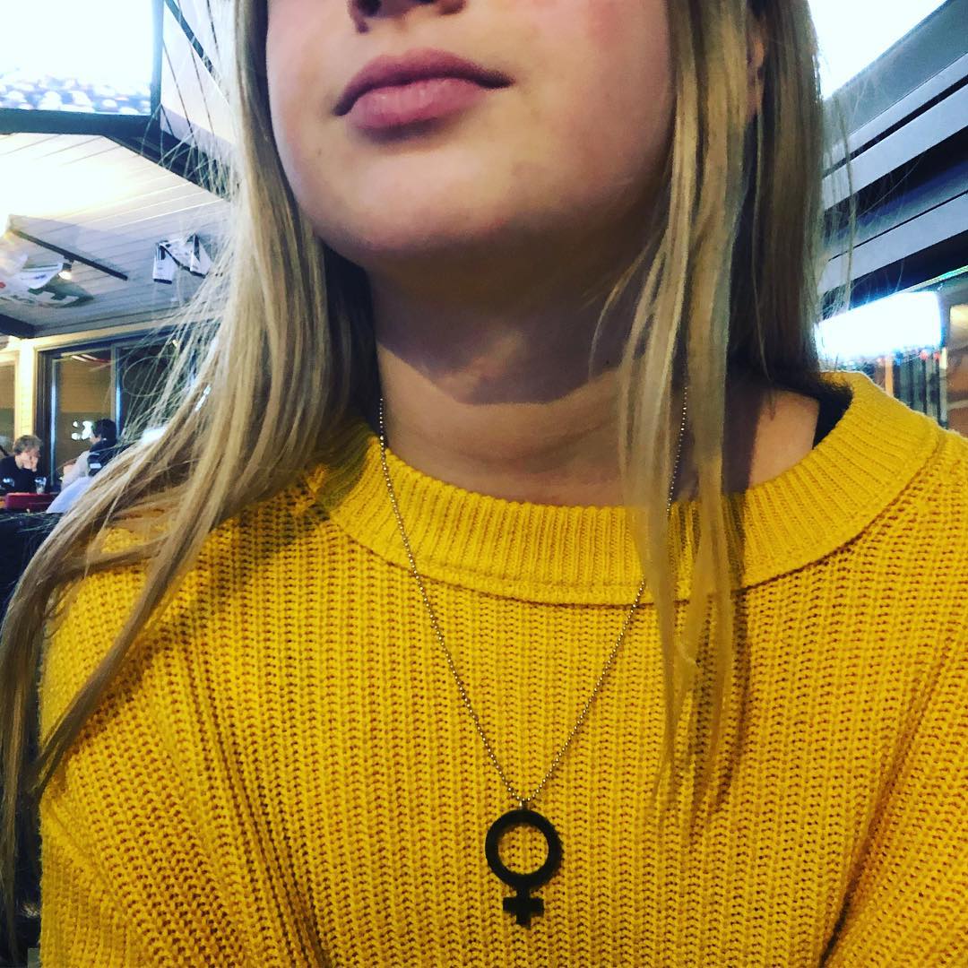 Collar Ella Pequeño (símbolo de Venus)